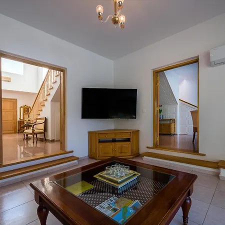 Natalia Villa Paphos